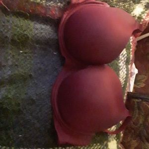 VS pink lightly lined bra(maroon)